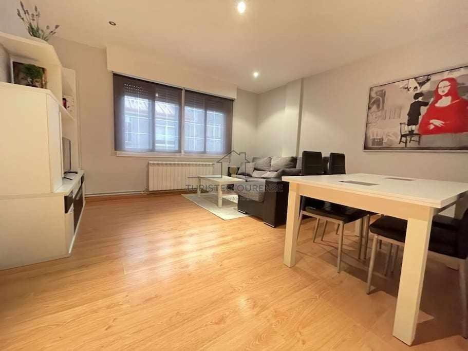 O Cuarto De Abastos Apartment Ourense Bagian luar foto