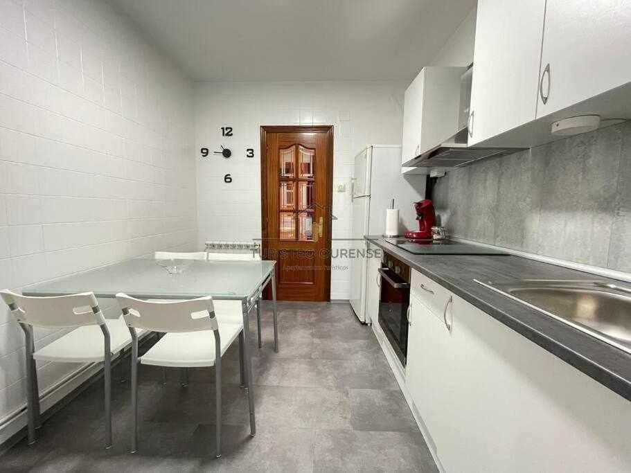 O Cuarto De Abastos Apartment Ourense Bagian luar foto
